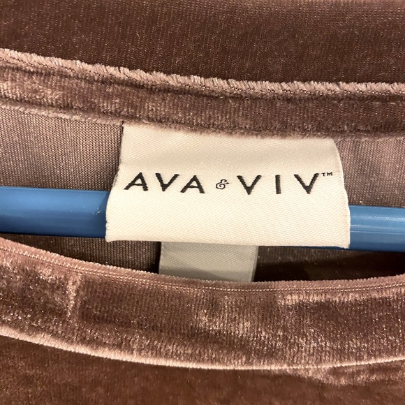 Ava & Viv Velour Blouse - Picture 7 of 7